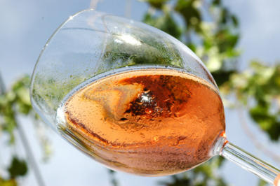 Le vin rosé du Domaine de la Combe au Loup, idéal pour les apéritifs de l'été